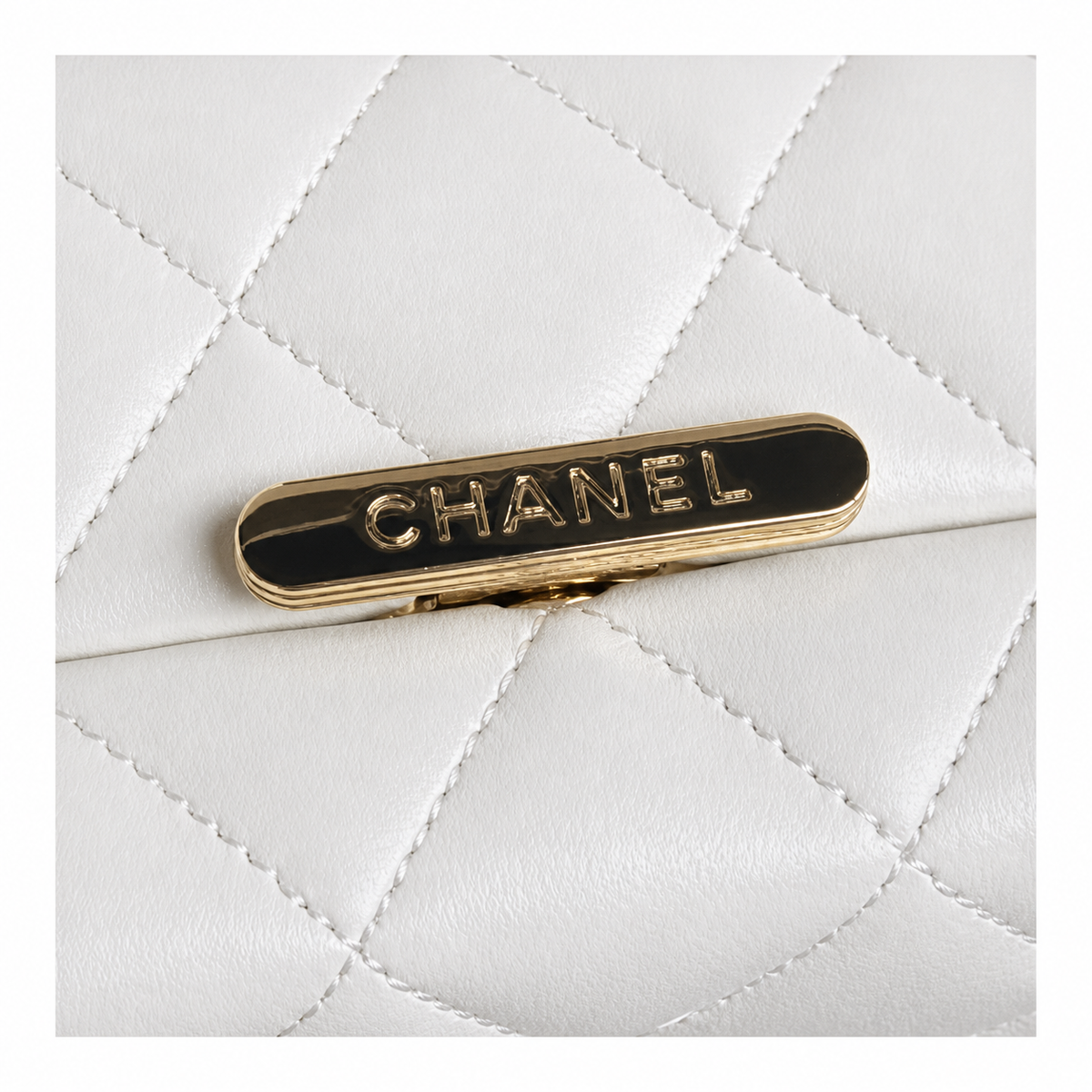 Chanel CC Detail Classic Mini Vertical Flap Crossbody Bag 12×18×6.5cm