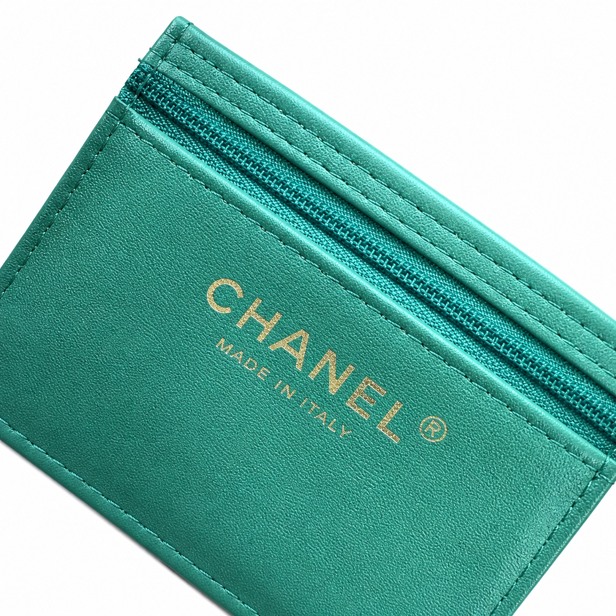 Chanel Classic Crossbody Bag 13×19×7cm | Quilted Leather Luxury Shoulder Bag