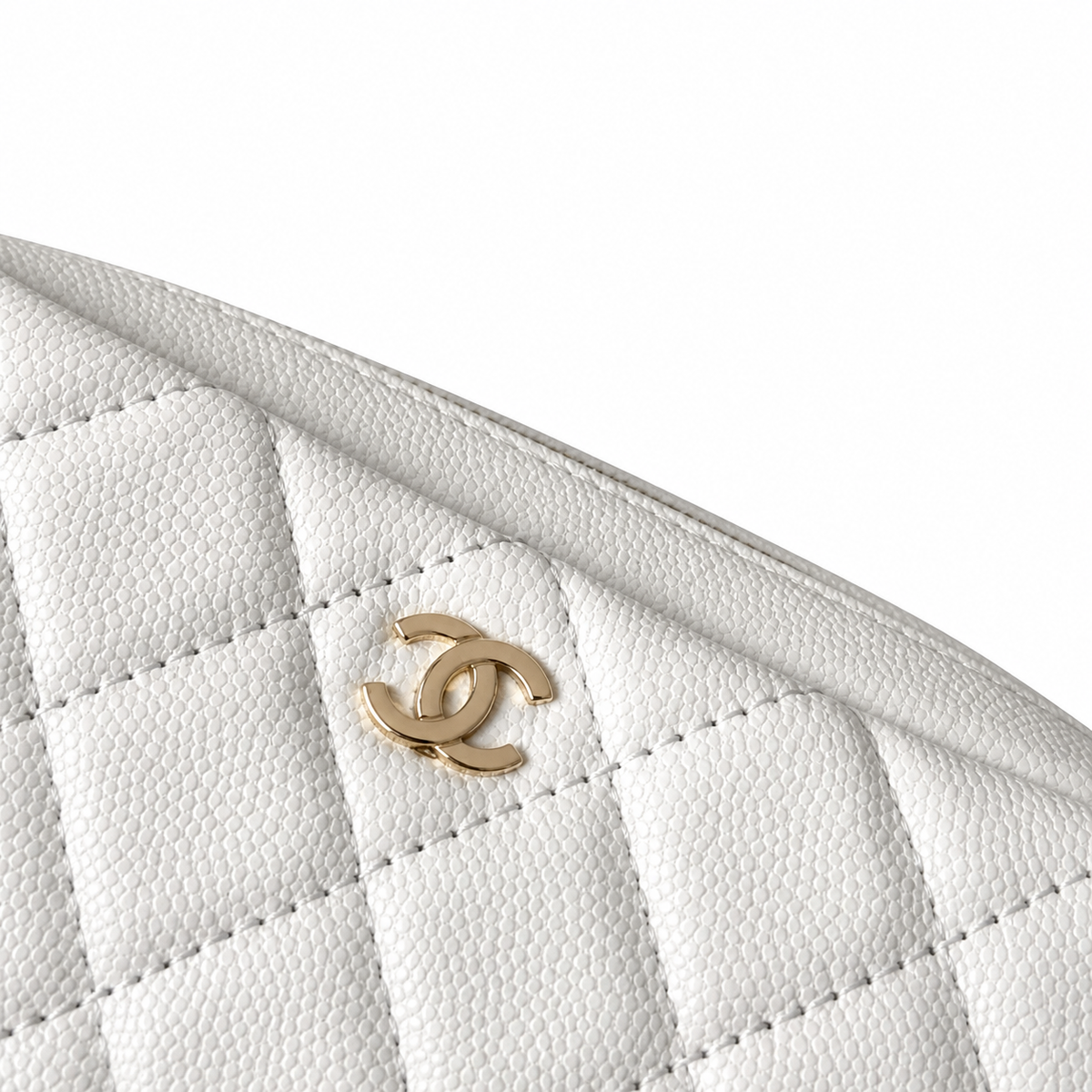 Chanel White Caviar Quilted Round Cylinder Clutch Tube Bag Gold CC Logo Silver Chain Strap 18cm