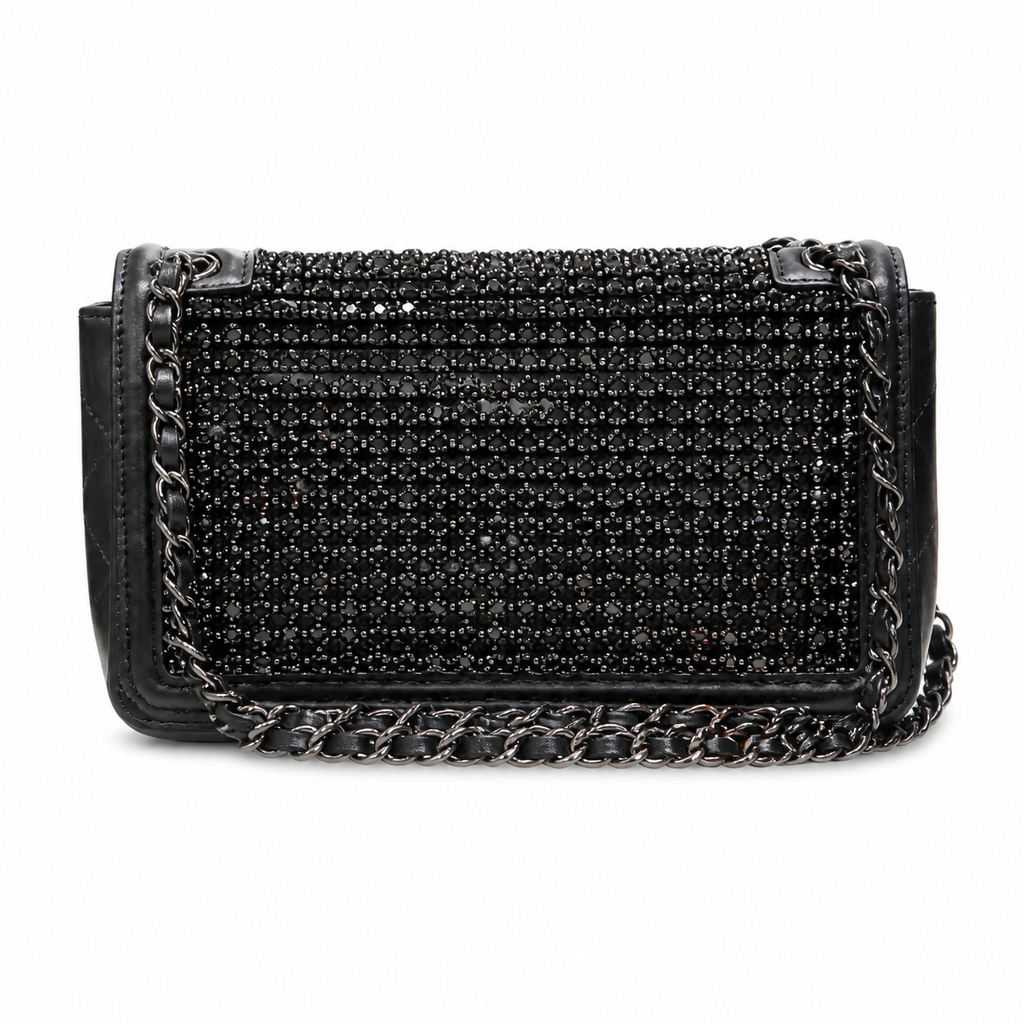 Chanel Classic Flap Bag – Beige Quilted Lambskin, Gold Hardware (14.5×22.5×6.5cm)