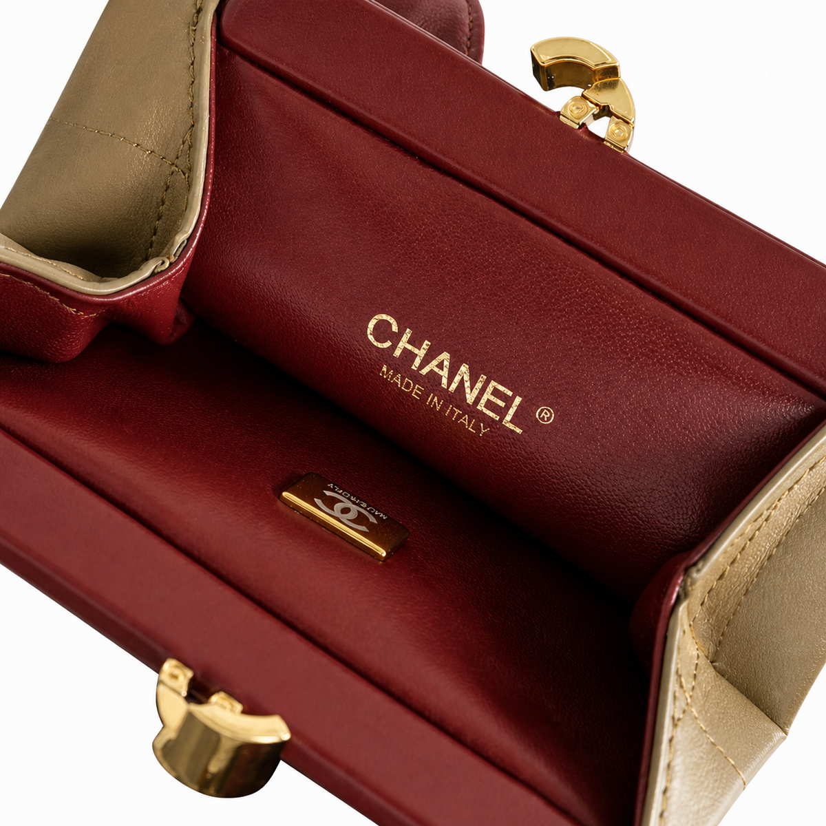 Chanel Mini Square Flap Crossbody Bag 23×23×7cm