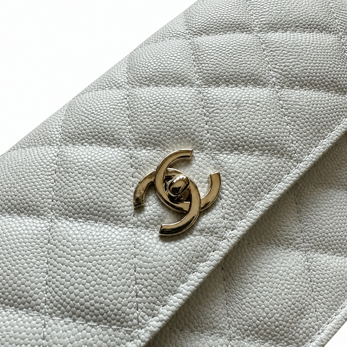 Chanel Classic Small Flap Crossbody Bag 19×17×7cm