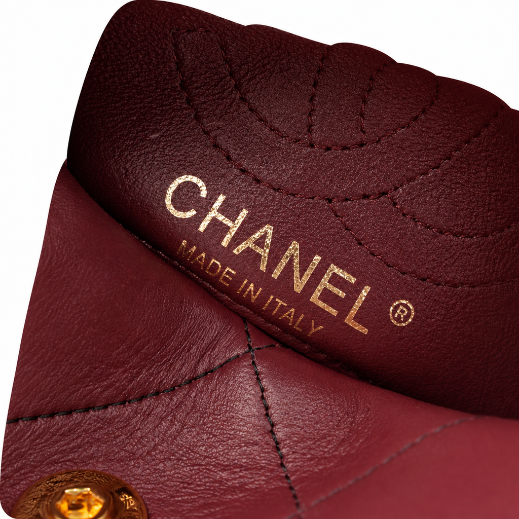 CHANEL Classic Quilted Leather Chain Crossbody Bag CC Logo