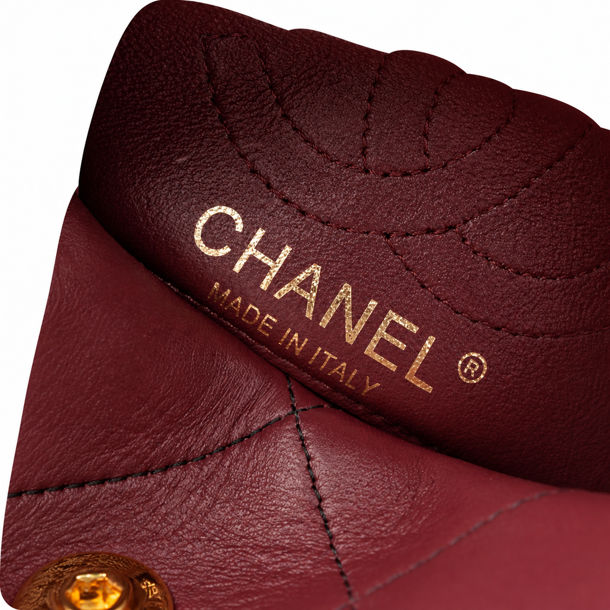 CHANEL Classic Quilted Leather Chain Crossbody Bag CC Logo