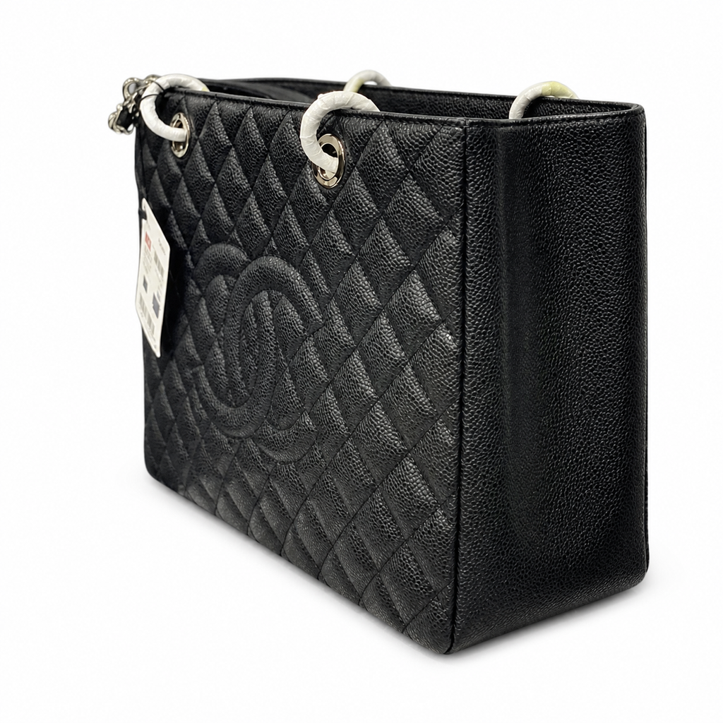 Chanel Classic Quilted Flap Bag – 35×25×13cm | Iconic CC Turn-Lock, Leather-Woven Chain Strap, Shoulder, Crossbody & Underarm | Large Luxury Flap Bag for Work, Travel & Everyday