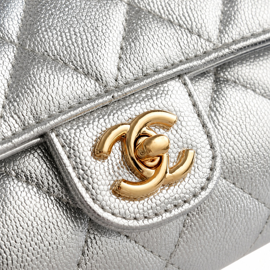 Chanel Silver Quilted Metallic Leather Elongated Flap Bag | Gold CC Lock | 9.5×25×5cm