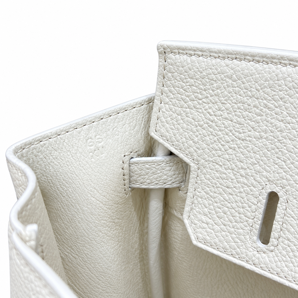 Hermès Kelly 25 Bag – Premium Leather, Gold Hardware, Top Handle & Shoulder Strap, 25cm