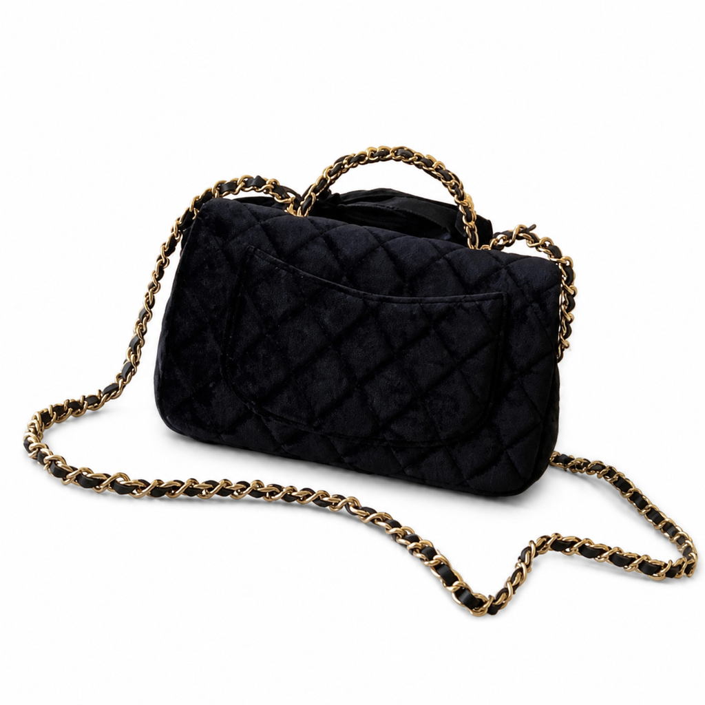 Chanel Pearl CC Mini Vertical Crossbody Bag 13×20×6cm