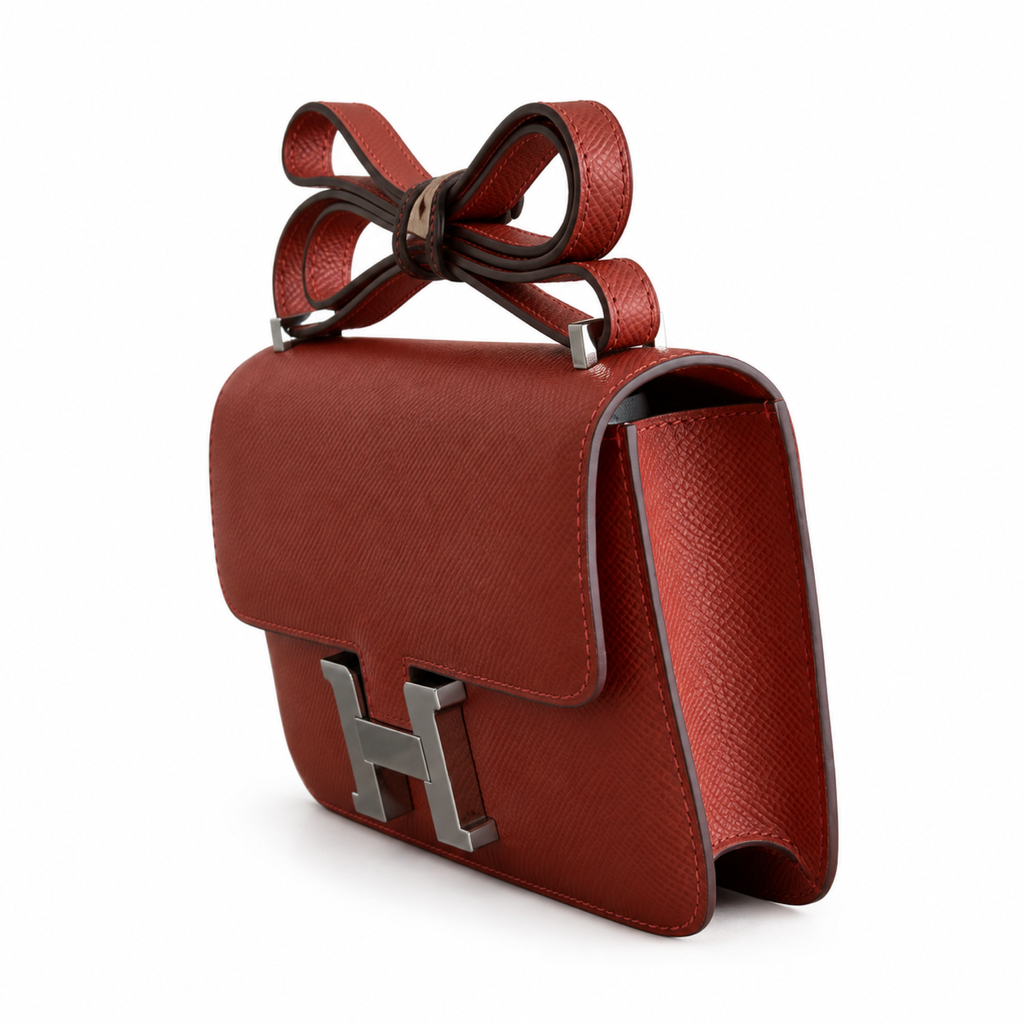Hermès 26cm Crossbody Bag – For the Woman Starting Her Best Chapter