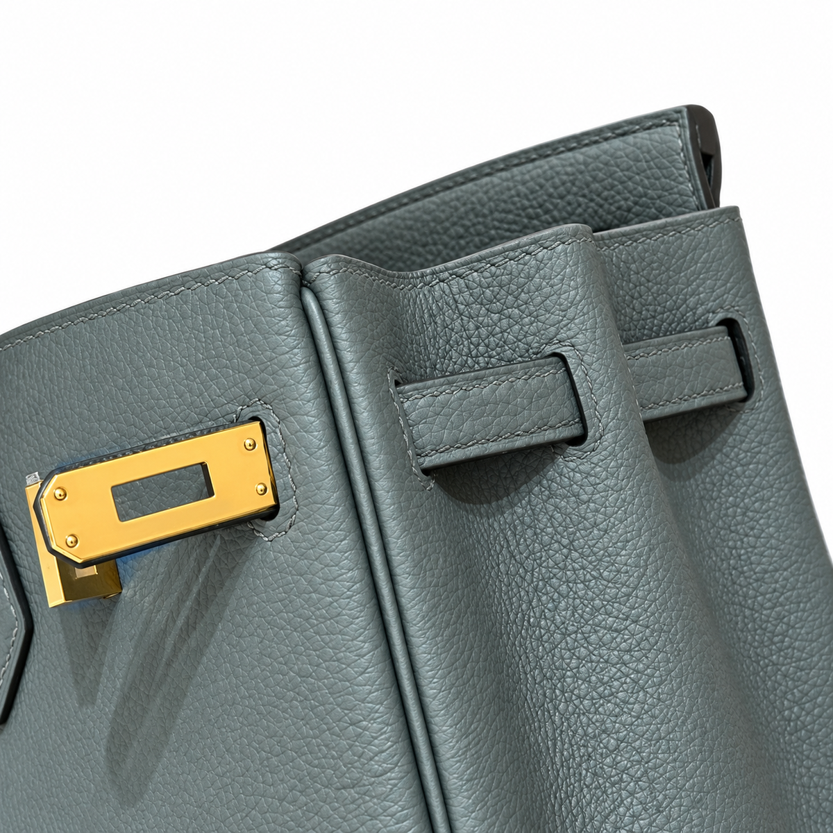 Hermès Kelly 25 Bag – Premium Leather, Gold Hardware, Top Handle & Shoulder Strap, 25cm
