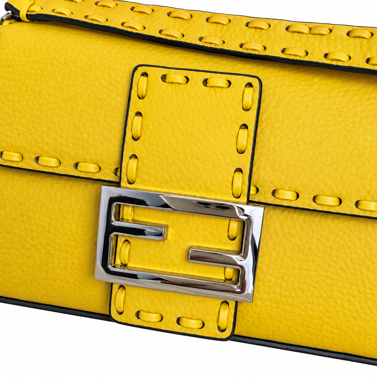 Fendi FF Baguette Shoulder Bag – Jacquard Canvas & Leather Trim, Flap Closure, 19.5cm