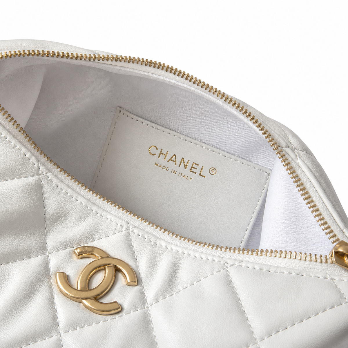 Chanel 2.55 Reissue Flap Bag – 17×26×8.5cm | Aged Calfskin Crossbody