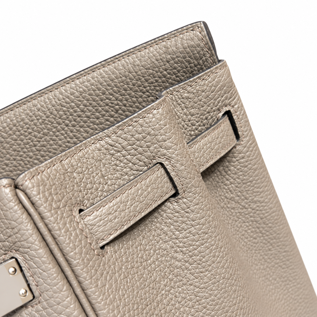 Hermès Kelly 25 Bag – Premium Leather, Gold Hardware, Top Handle & Shoulder Strap, 25cm