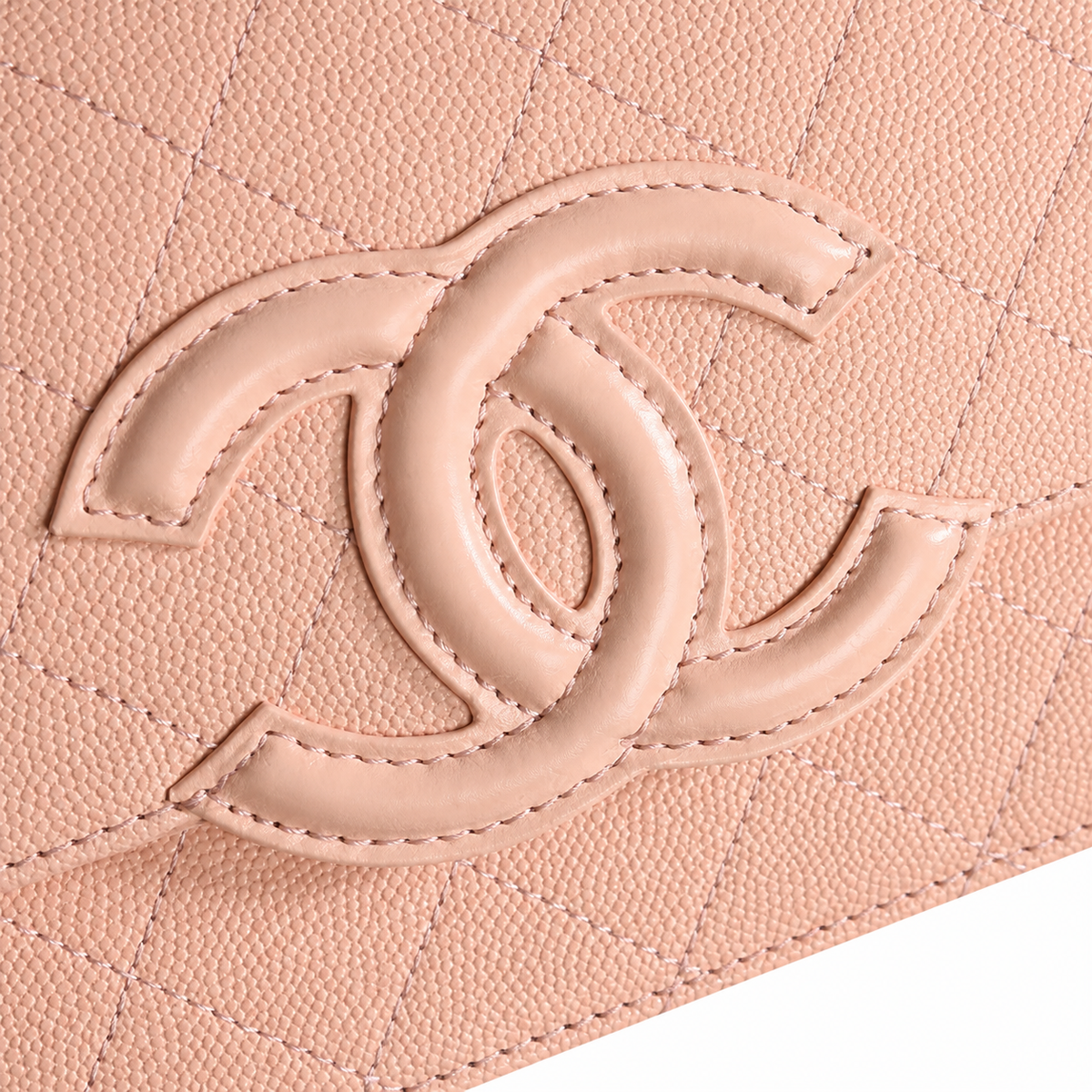 Chanel Burgundy Crocodile-Embossed Chain Bag | Gold CC Hardware Luxury Handbag