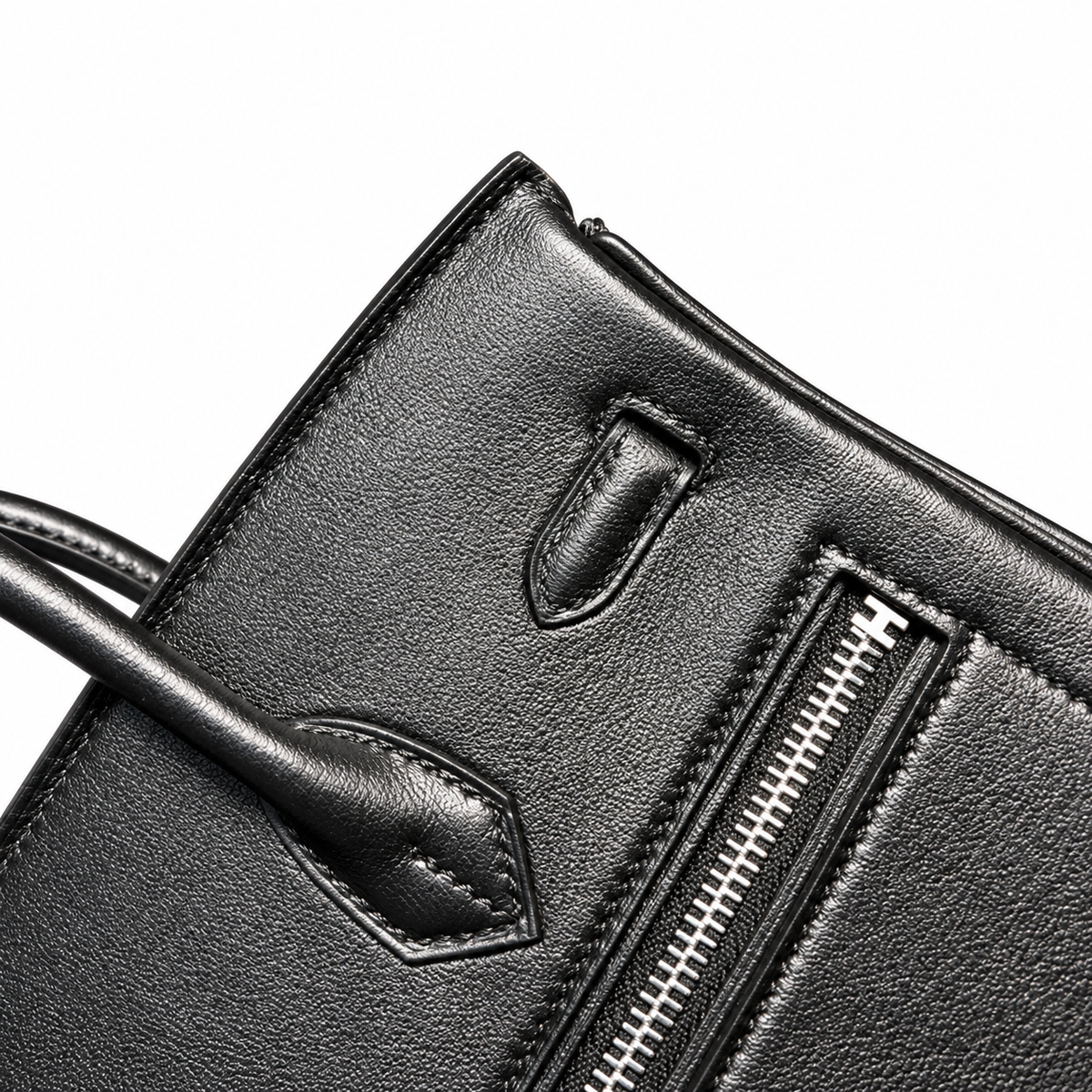 Hermès Kelly 25 Bag – Premium Leather, Gold Hardware, Top Handle & Shoulder Strap, 25cm