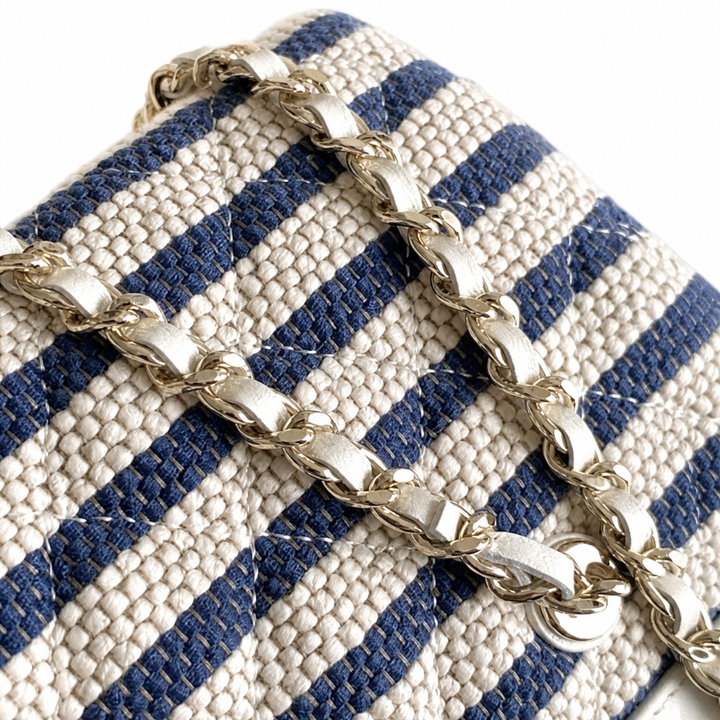 Chanel Classic Flap Crossbody Bag | Diamond Quilted Leather | 11.5×18.5×11cm