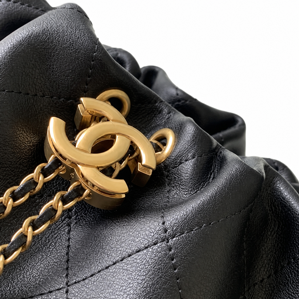 Chanel Classic Flap Bag Medium | 32×24×12cm