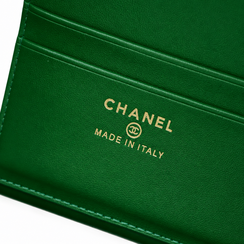 CHANEL Emerald Green Lizard-Embossed Leather Vanity Case Top Handle Chain Bag
