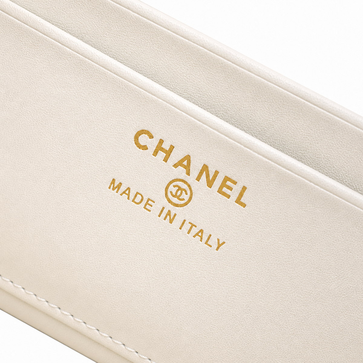 CHANEL White Croc-Embossed Leather Vanity Case Top Handle Chain Bag