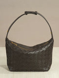 Chanel Classic Shoulder Bag | Effortless Parisian Style | 30.5×4×12.5cm