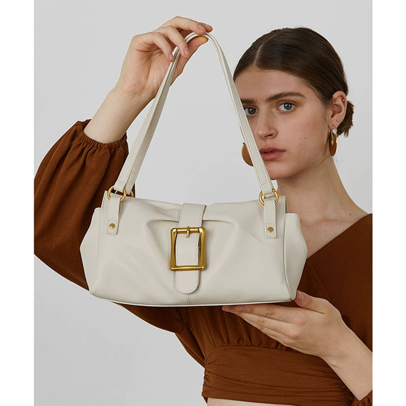 Chanel Classic Crossbody Bag | Effortless Chic | 30.5×4×12.5cm