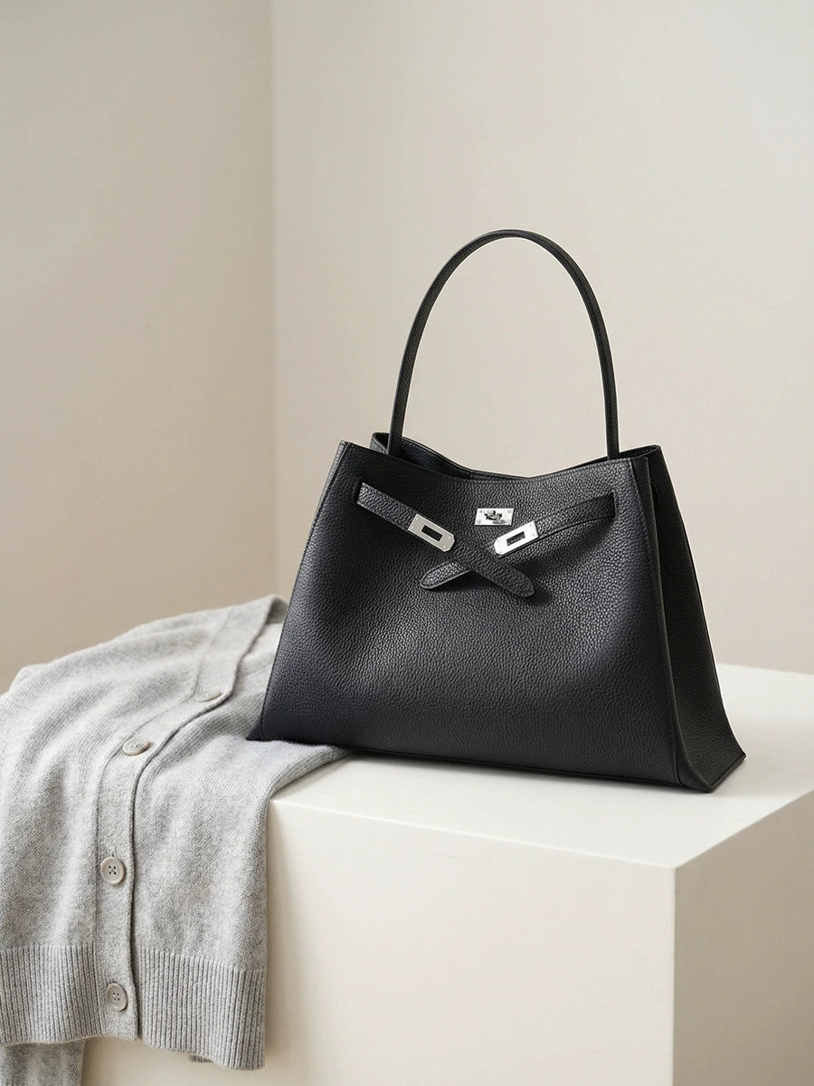 Chanel Classic Shoulder Bag | Sculpted Luxury | 30.5×4×12.5cm
