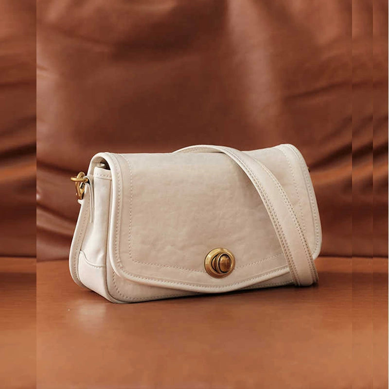 Chanel Classic Shoulder Bag | Refined Luxury | 30.5×4×12.5cm