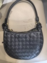 Chanel Classic Crossbody Bag | Effortless Luxury | 30.5×4×12.5cm