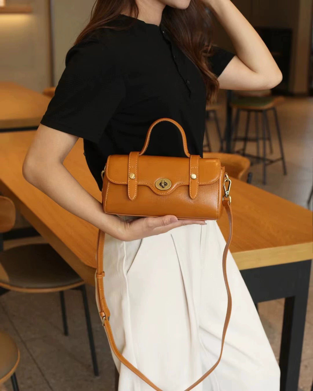 Chanel Classic Crossbody Bag | Bold Minimalism | 30.5×4×12.5cm