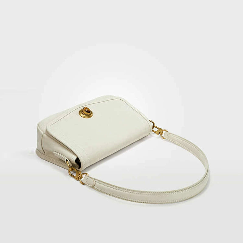 Chanel Classic Shoulder Bag | Refined Luxury | 30.5×4×12.5cm