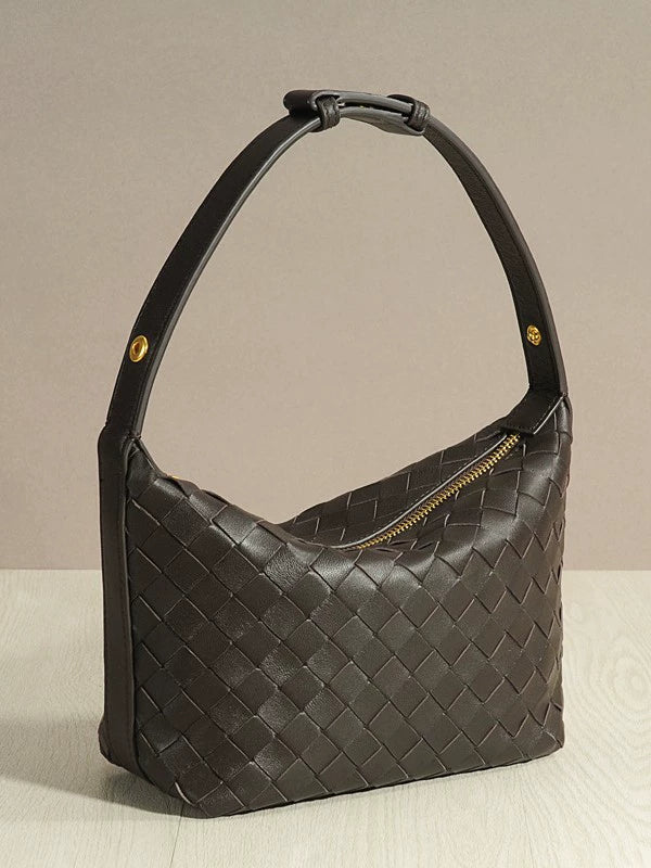 Chanel Classic Shoulder Bag | Effortless Parisian Style | 30.5×4×12.5cm