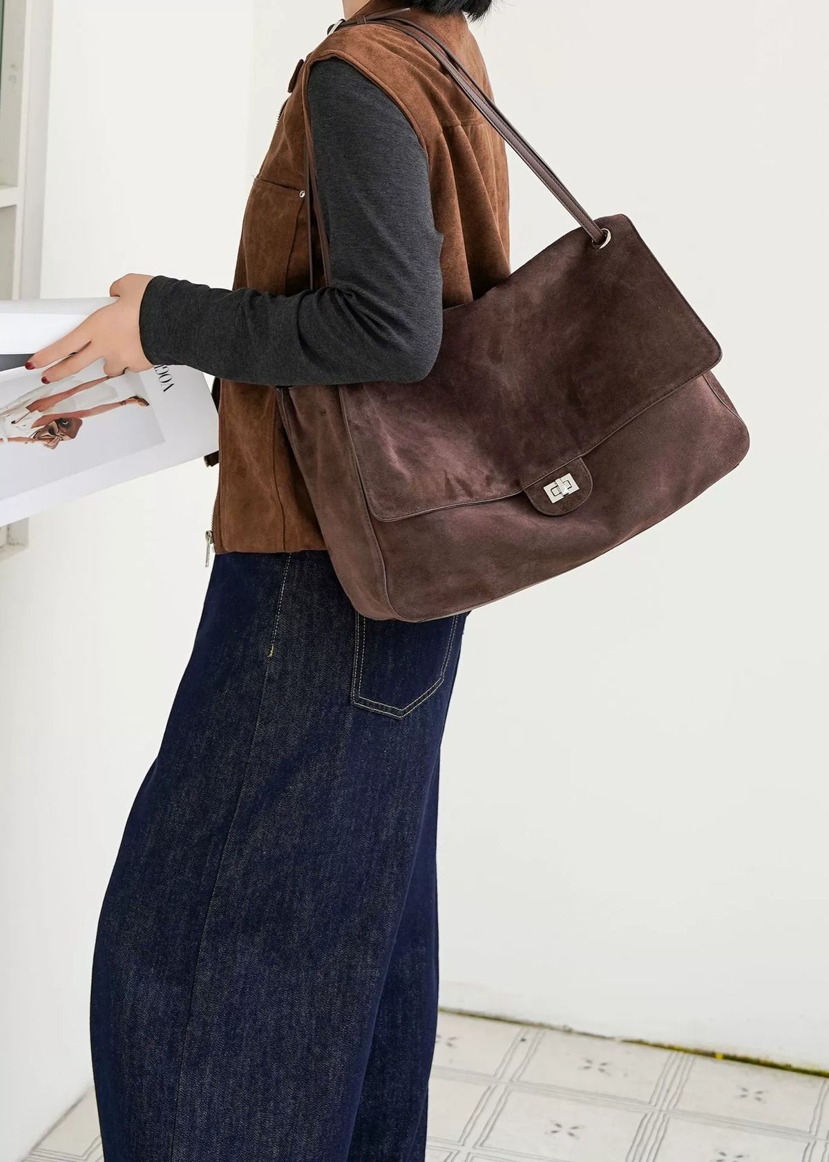 Chanel Classic Shoulder Bag | Elegant & Lightweight | 30.5×4×12.5cm